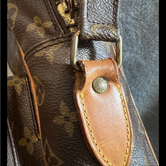 Pre love Vintage LOUIS VUITTON  mono Amazon GM Bag - Picture 14 of 17